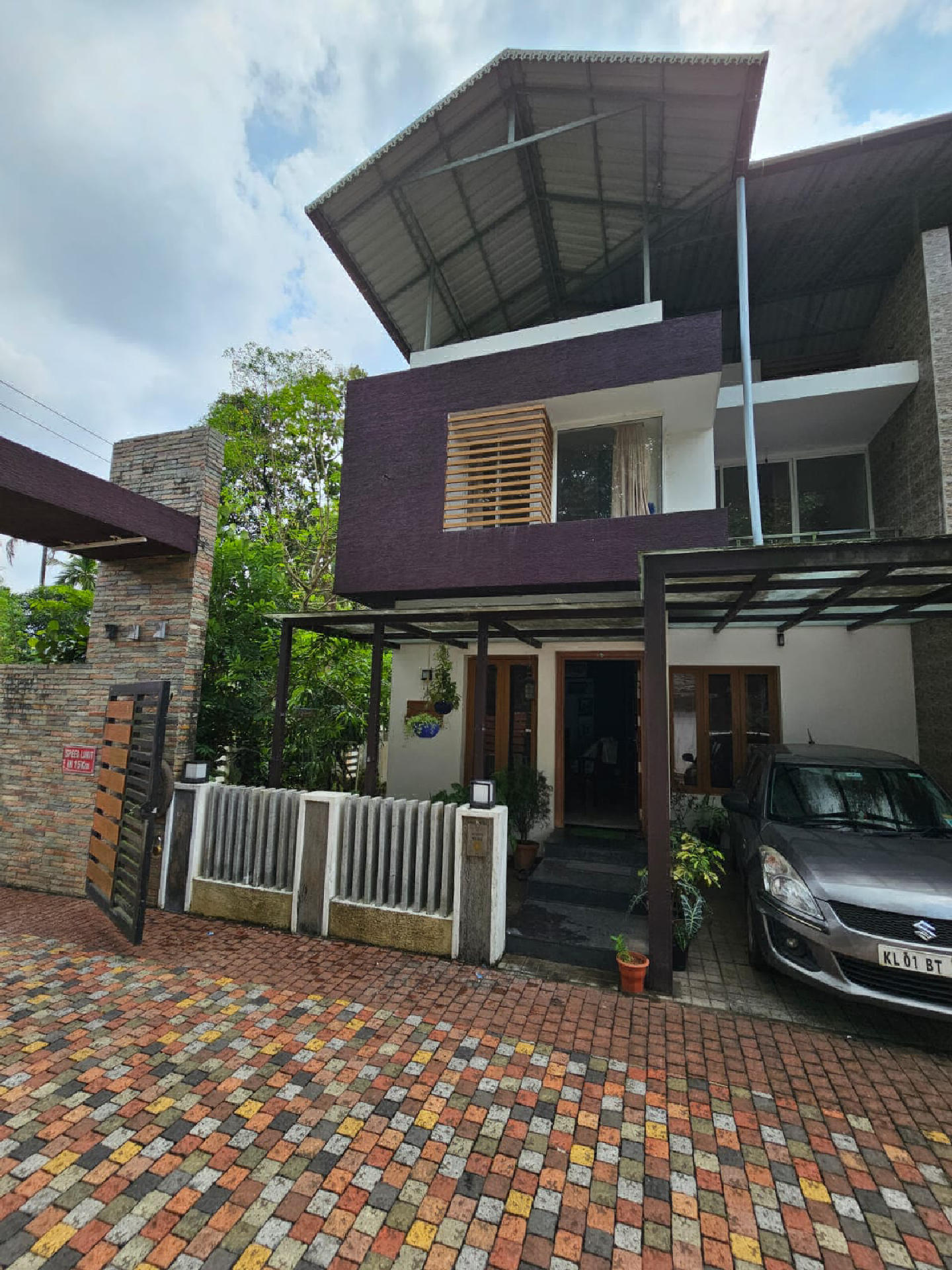 4 cents 1350sqft 3BHK fully furnished gated villa for sale at Vazhakkulam,Chembarakky.