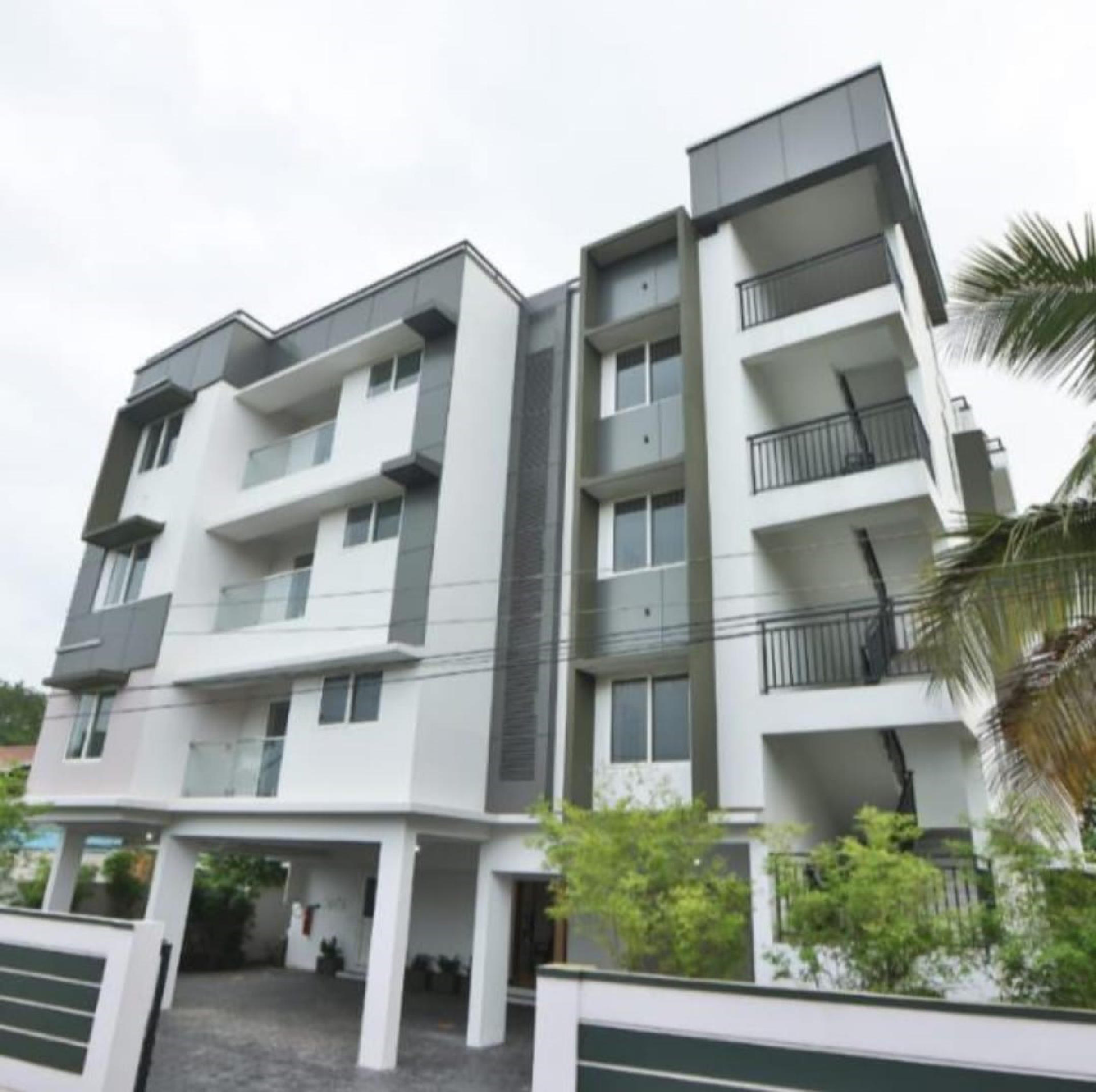 11317 sqft building G+3 floors for sale at Kakkanad