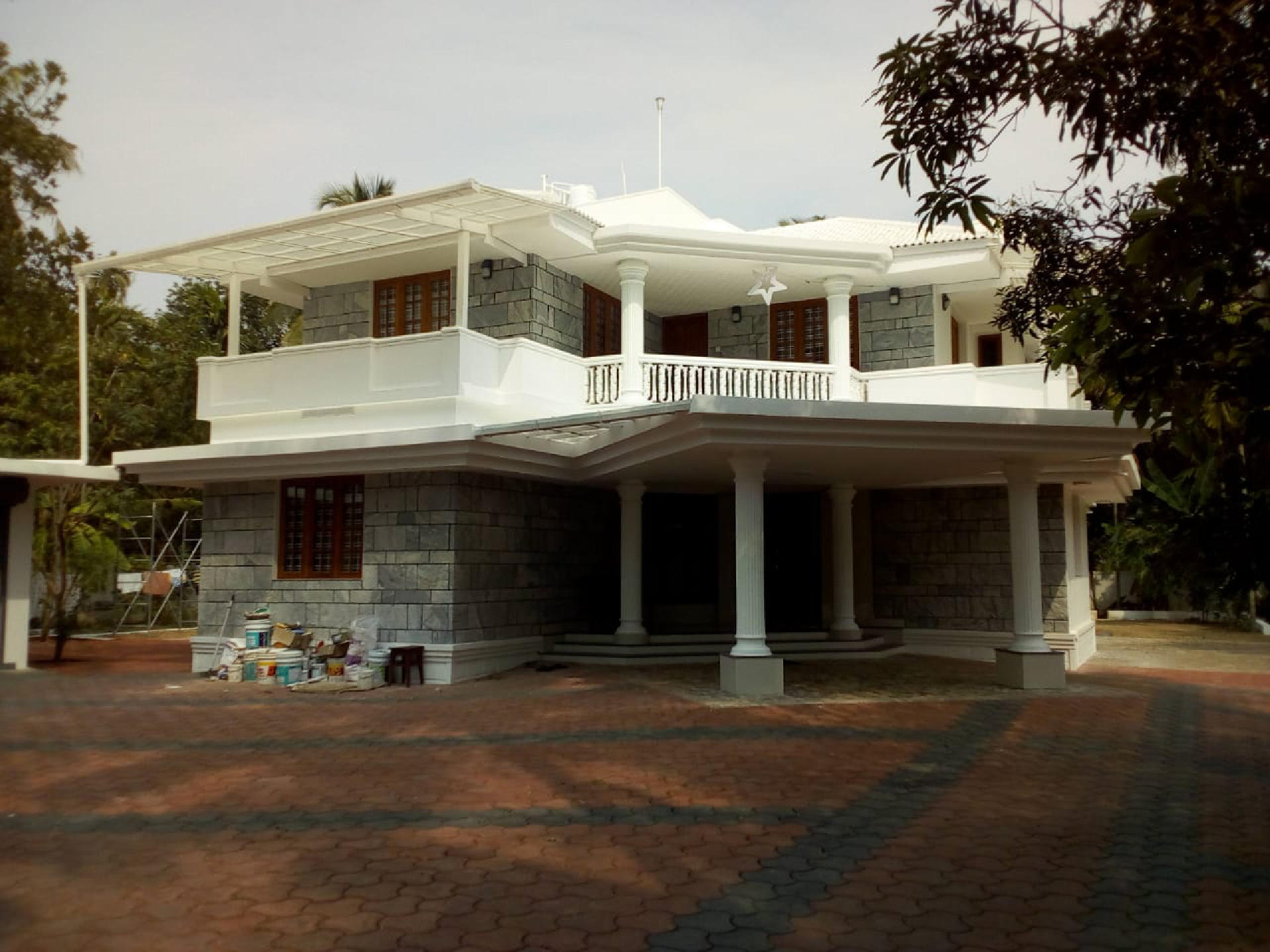 1 Acre 89 Cents Land, Area 6500 Sqft villa at Thrissur.