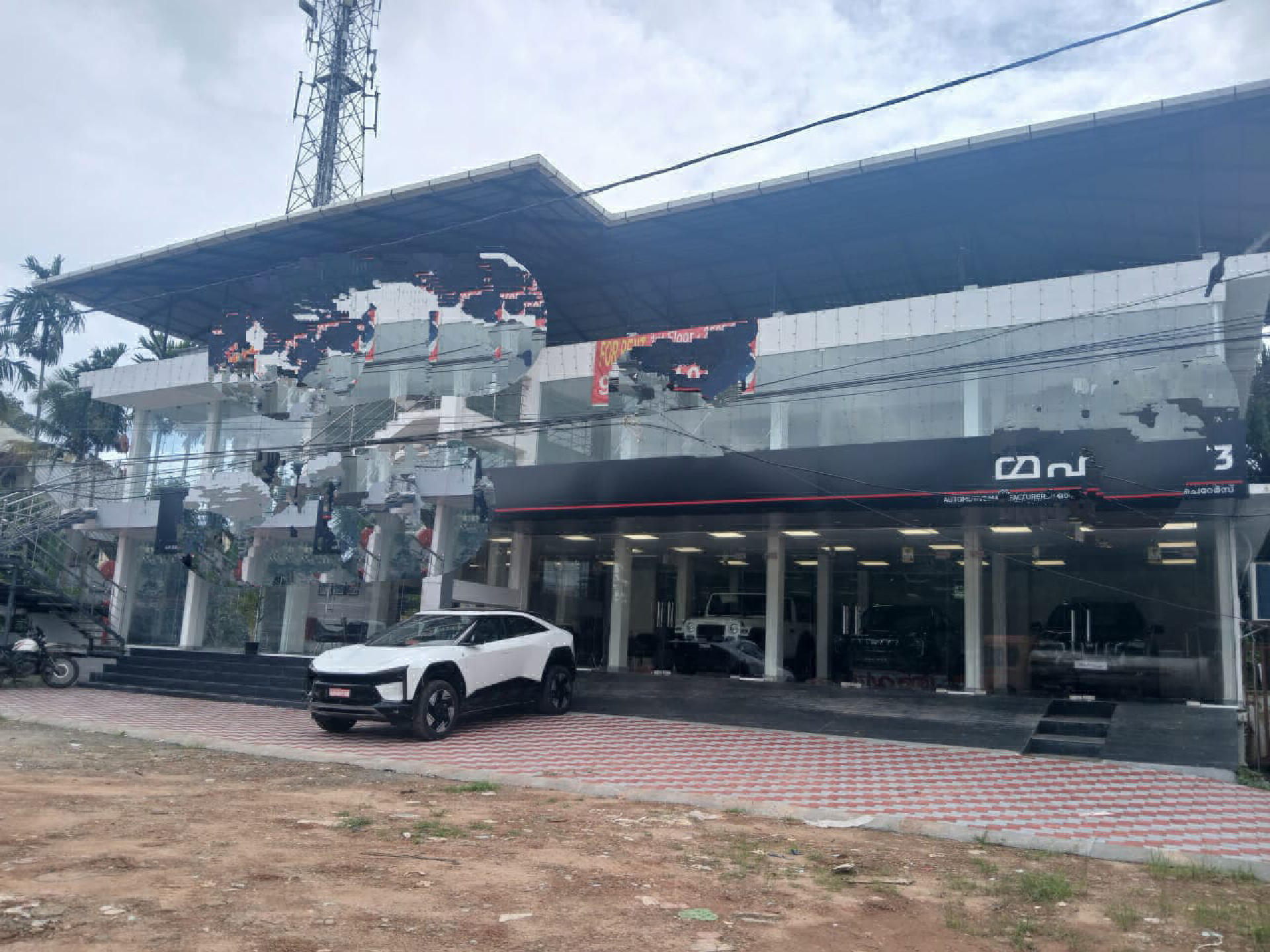 2500 sqft (first floor) commercial building for rent at Irumpanam.