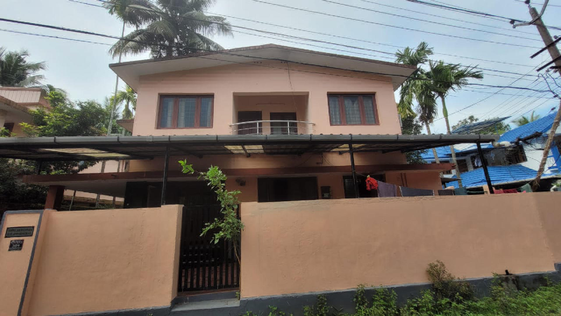 :  5 cent plot with 2000 sqft 4BHK house for sale at near Hillpalace ,Thiruvankulam,Thripunithura.