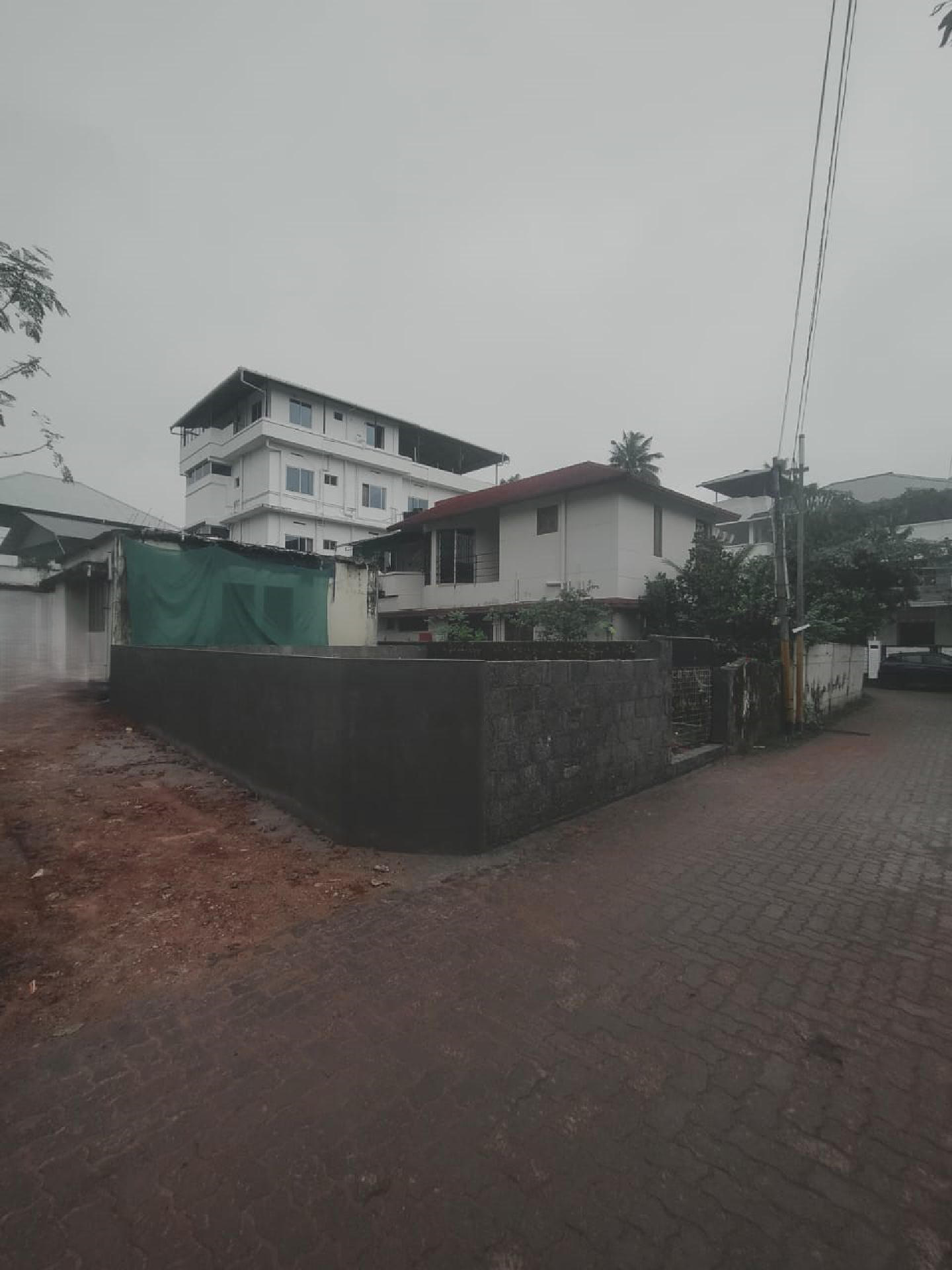 2.5 cnts of plot for sale at Thammanam.