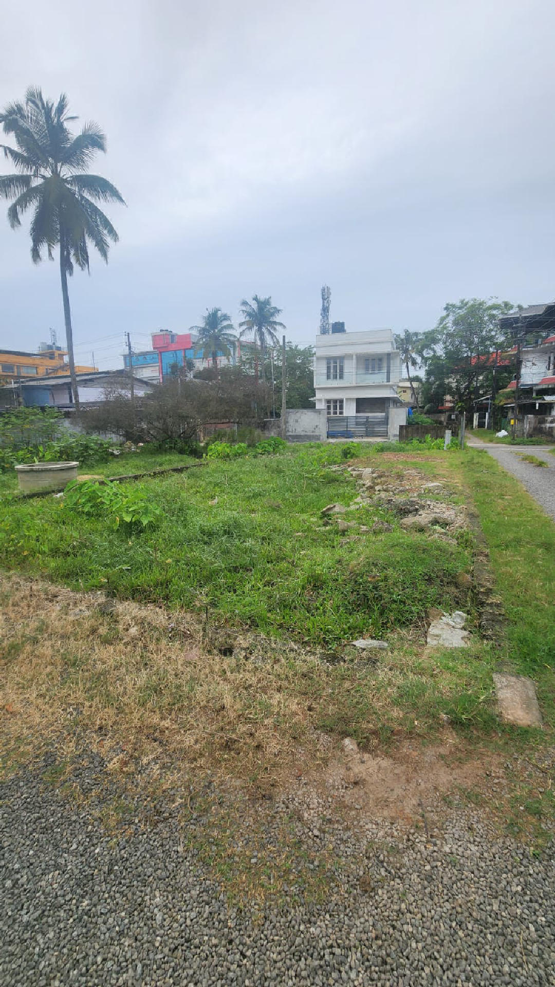 4 cents residential  or commercial purpose plot for sale at Chakkaraparambu.