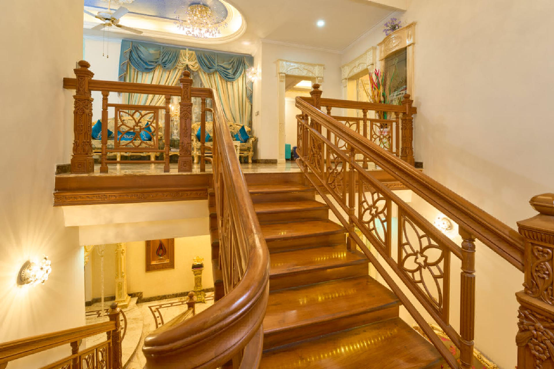8500 sqft 5BHK flat sale at Panampilly nagar, Kochi.