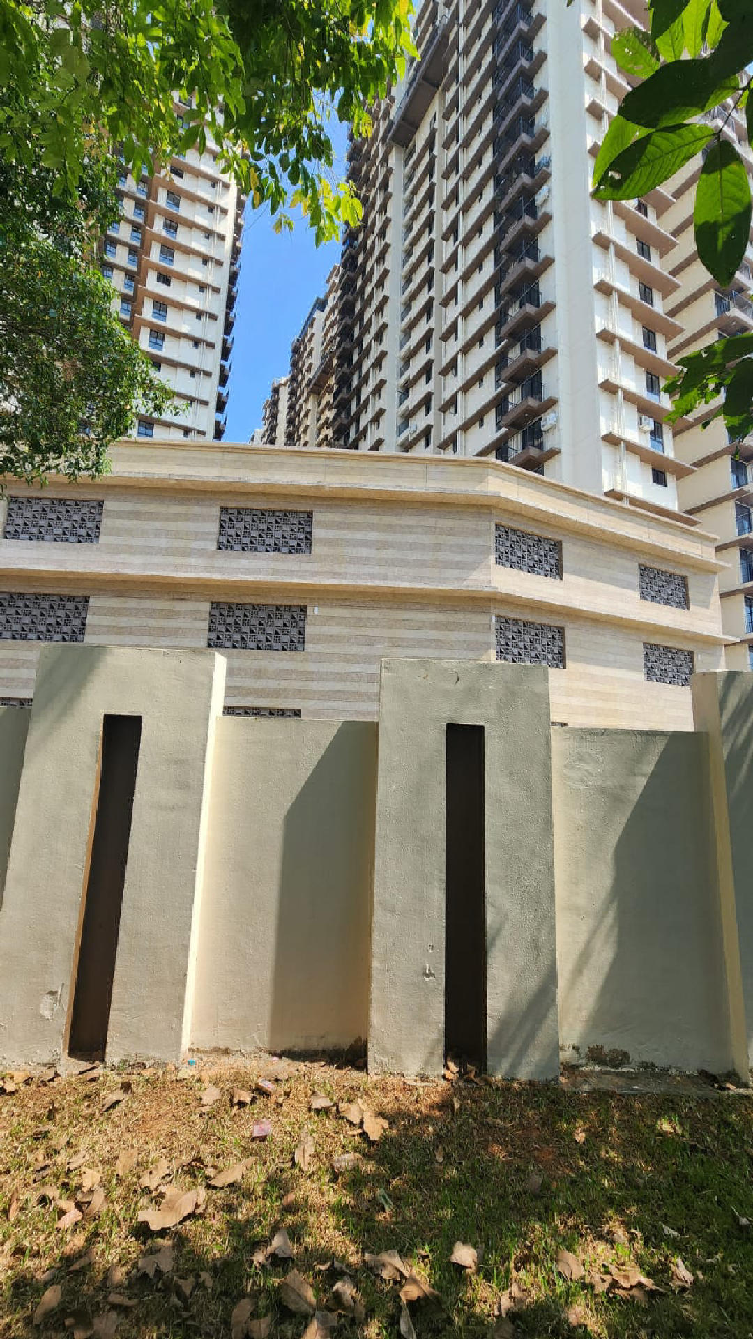 1400 sqft ,3BHK Unfurnished Brand new flat for sale at Vytilla
