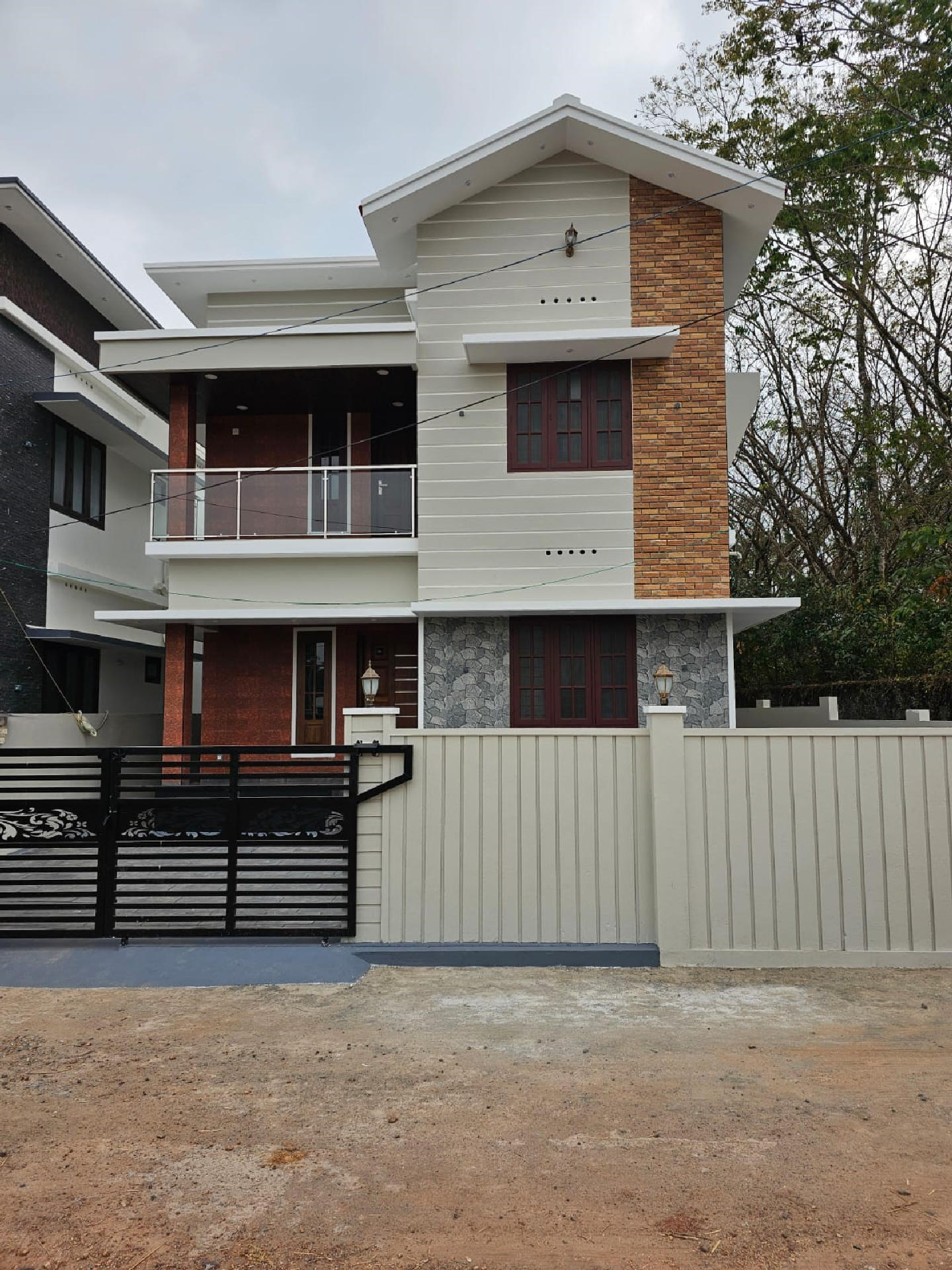 4.25 cent.plot with 1500 sqft. 2 bhk new house  sale at Mulanthuruthy