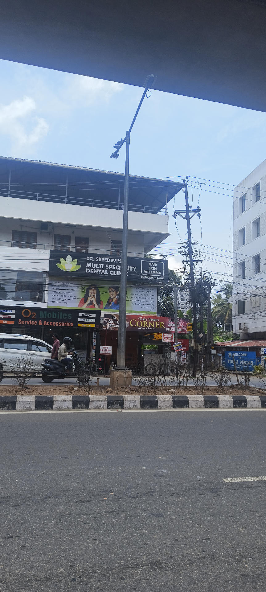 Shops/ Showroom for Rent