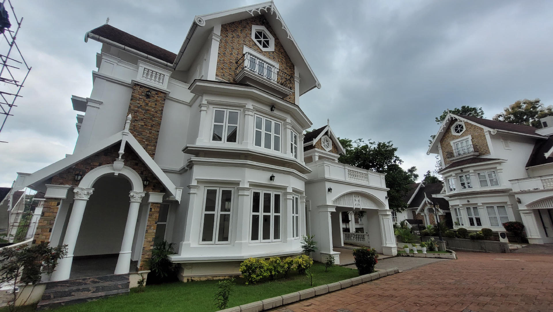5 Bhk premium villa for sale at kakkand.