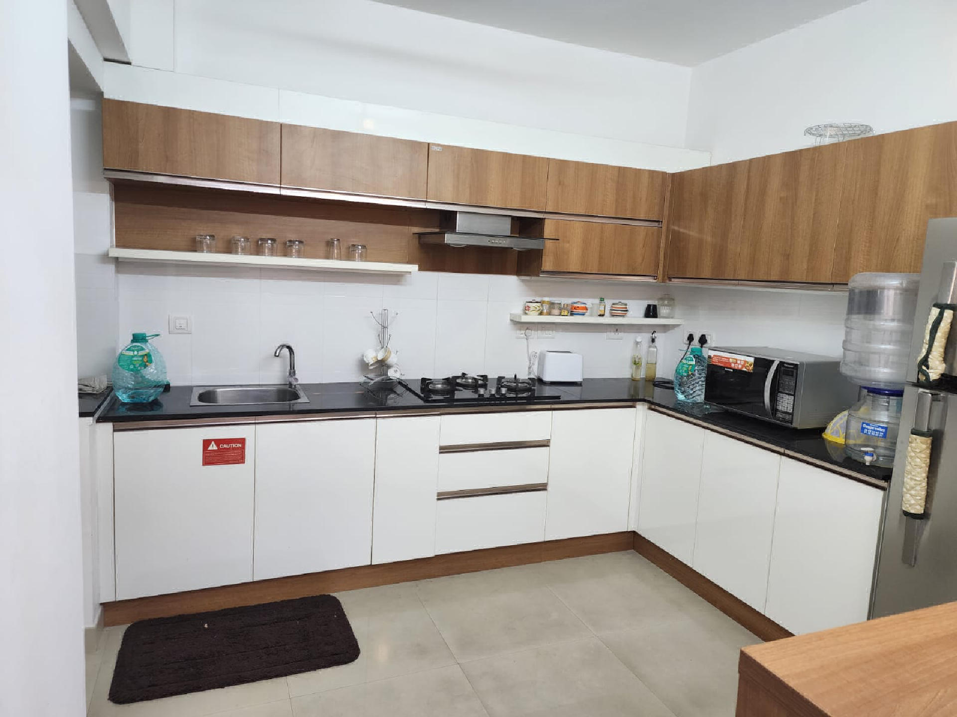 3 bhk fully furnished waterfront flat for sale at marinedrive