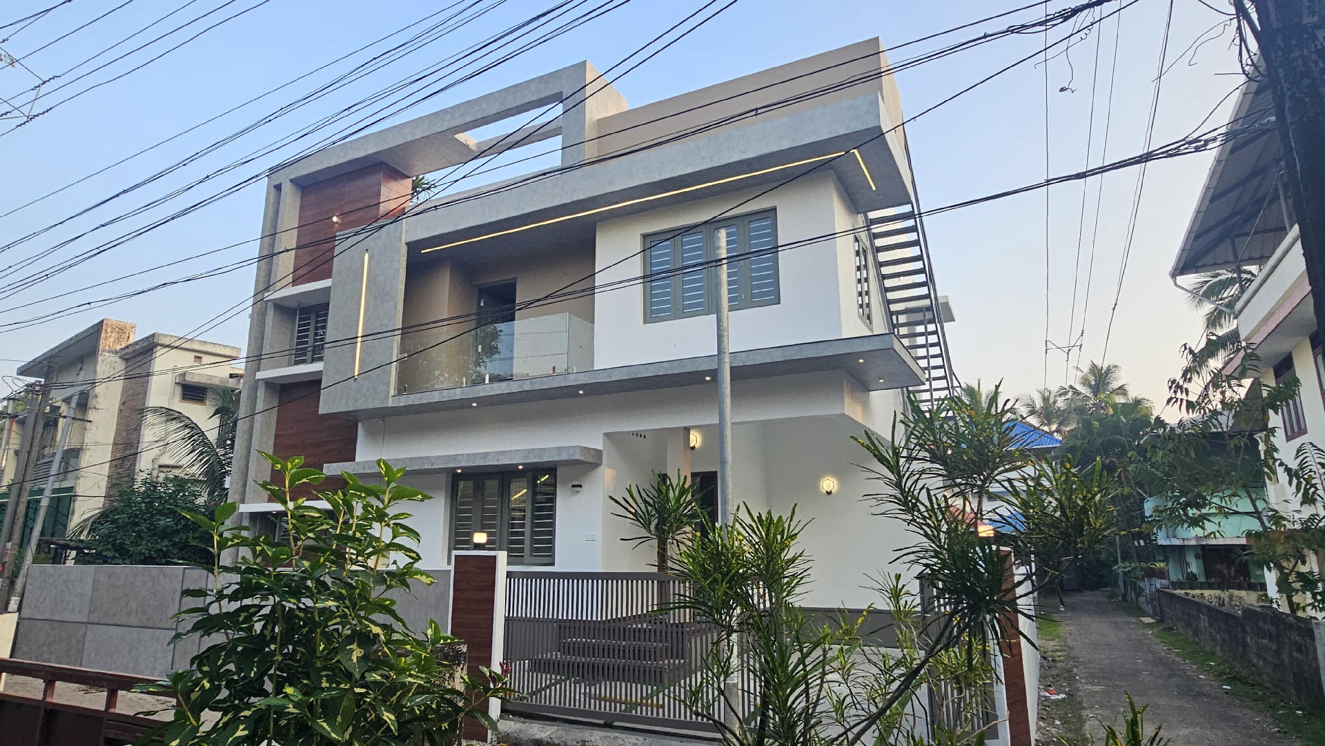 Gated villa for Sale