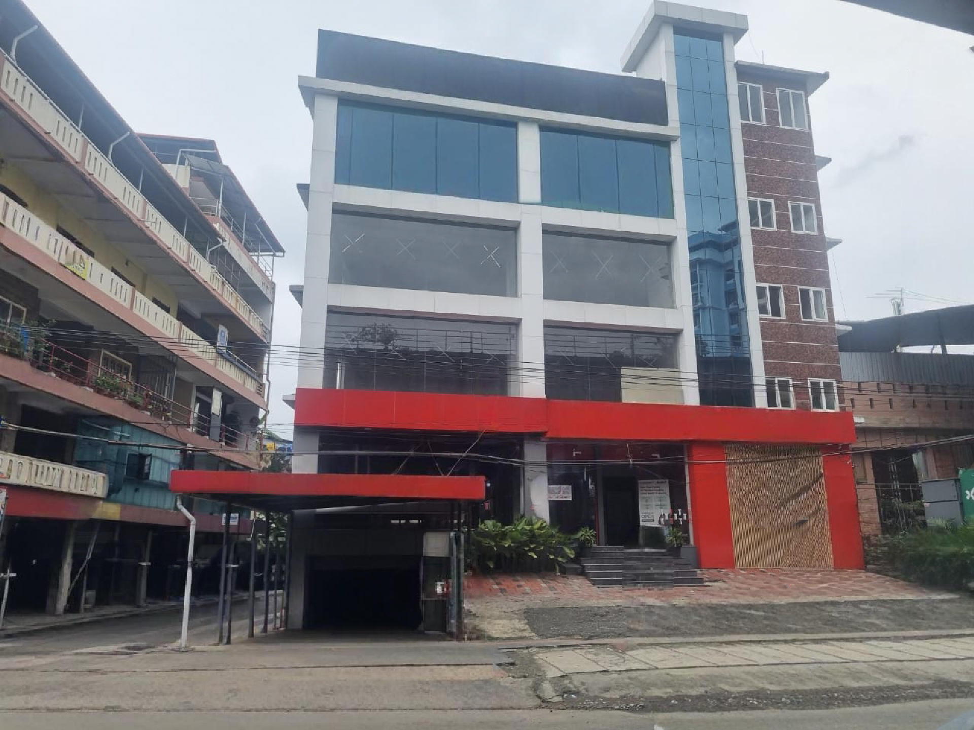 Commercial Building for Sale