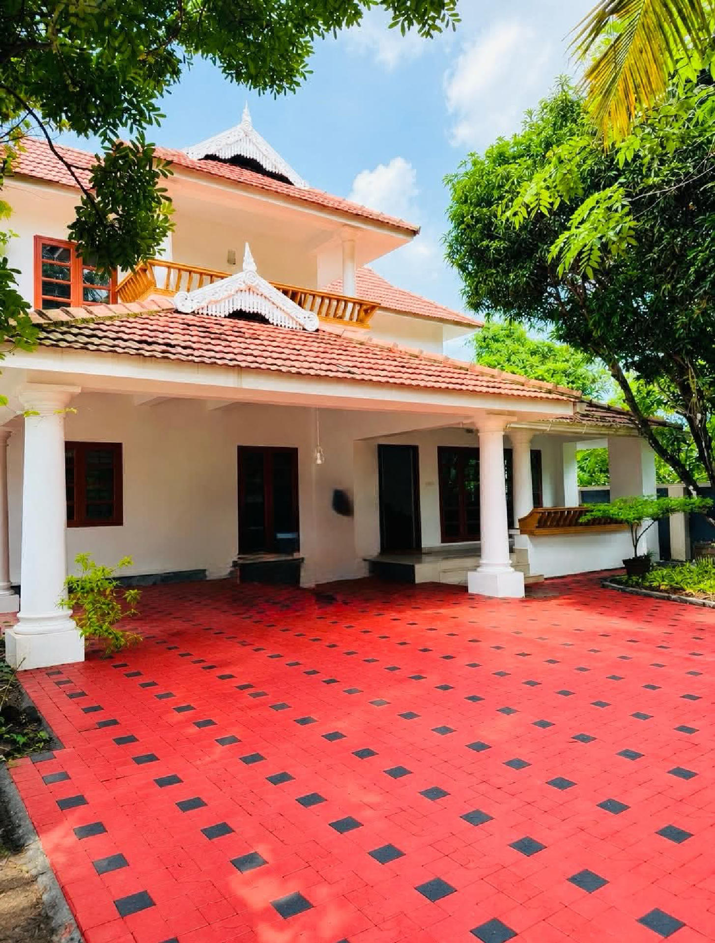 Gated villa for Sale