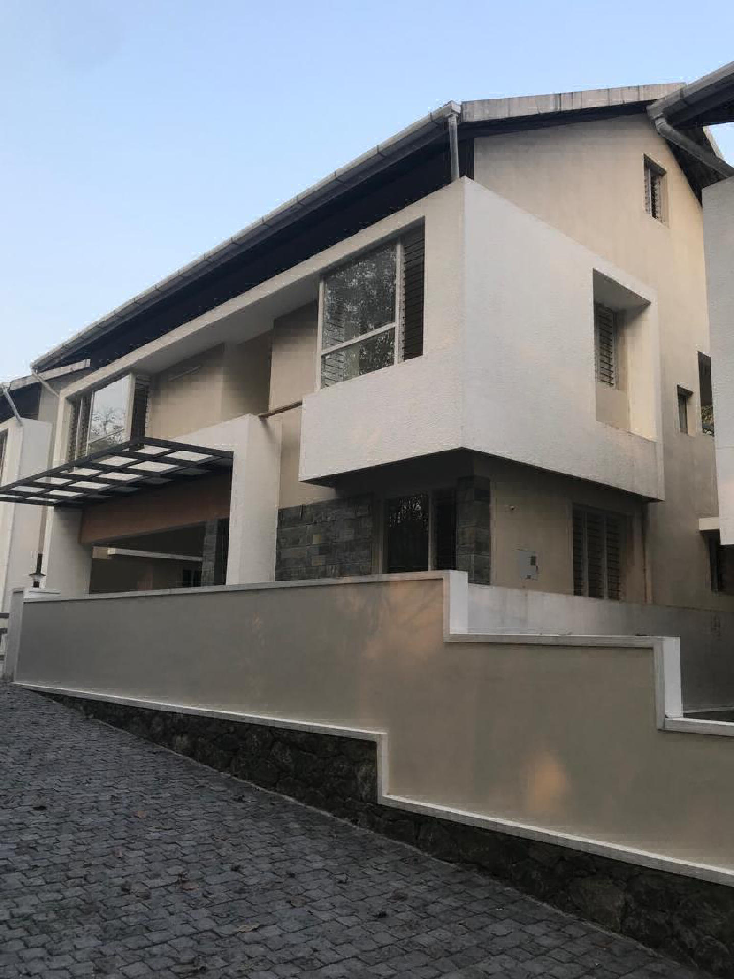 Gated villa for Sale