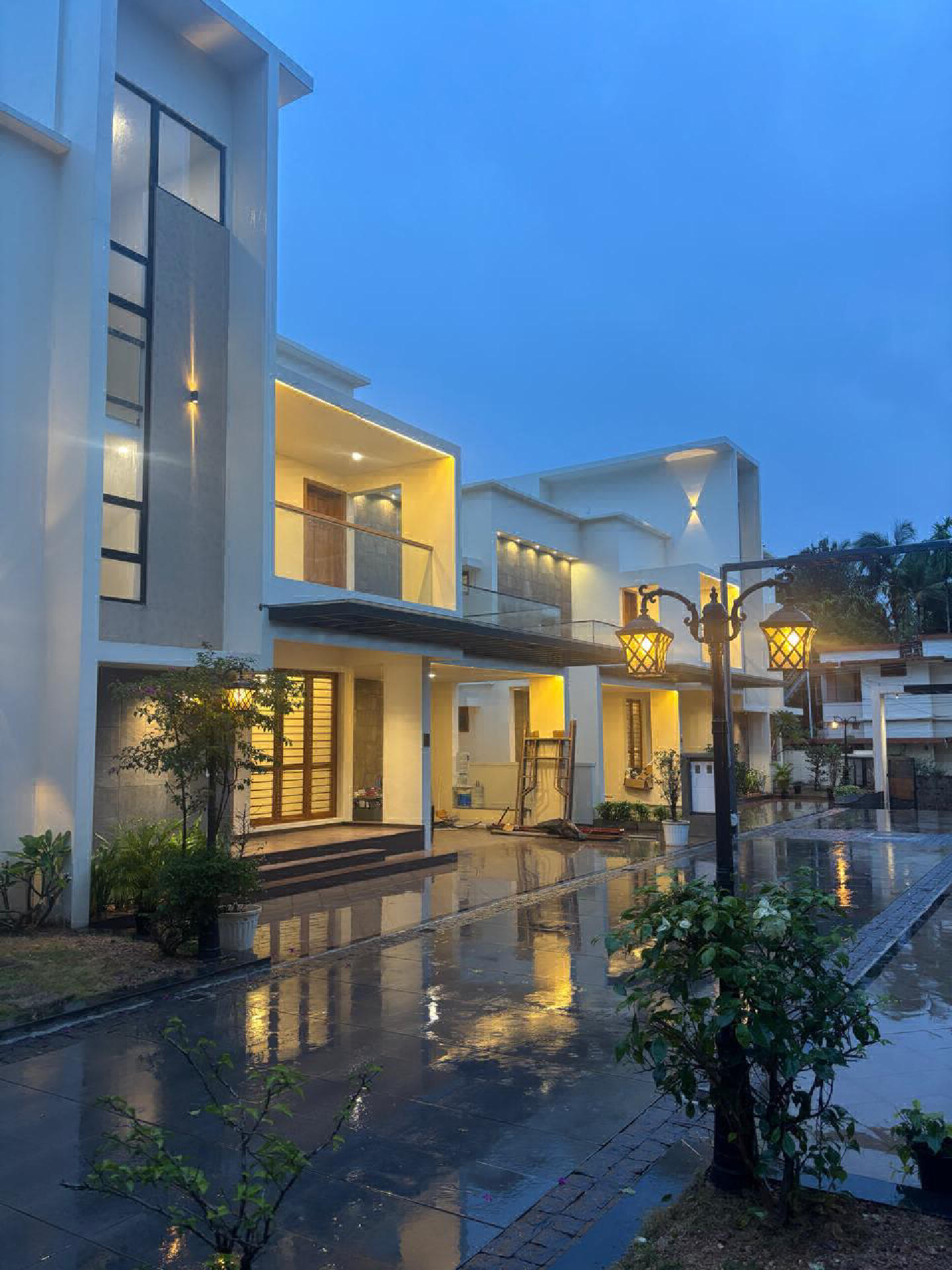 Gated villa for Sale