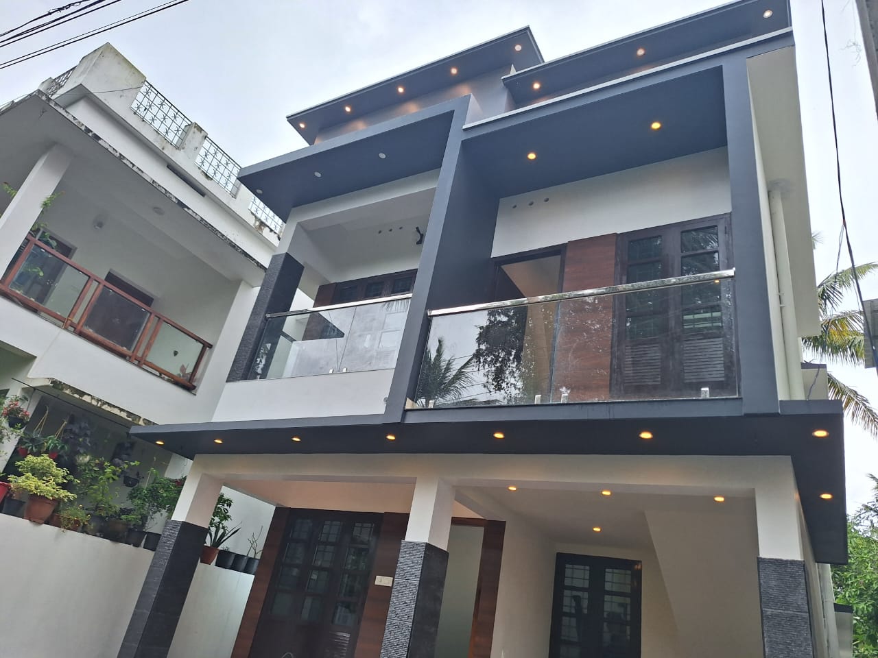 New House For sale in ulloor sut Hospital
