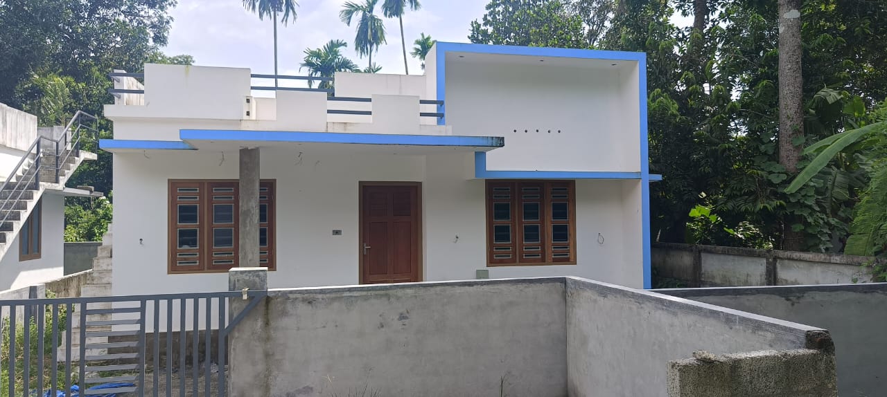 Independent House for sale at Marottichuvadu, Kadungalloor